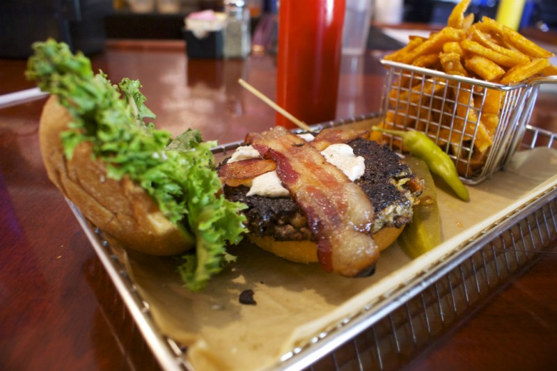 PROVAMOS O LANCHE DE RUA DOS ESTADOS UNIDOS (PODRÃO) 