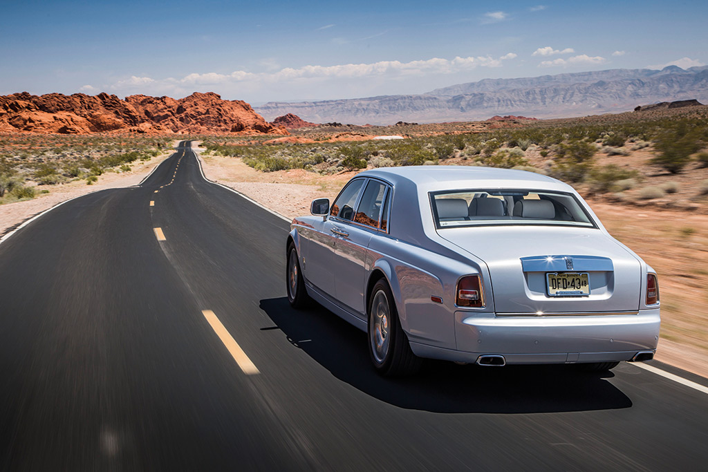 Las Vegas foi o cenário escolhido pela Rolls-Royce para apresentar detalhes de seu White Glove Driving Program, o curso para proprietários de automóveis da marca e motoristas particulares (Divulgação)