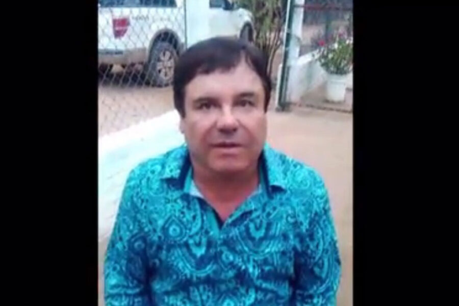 El Chapo, com uma das camisas da Barabas, durante vídeo-entrevista que fez com Sean Penn (Reprodução)