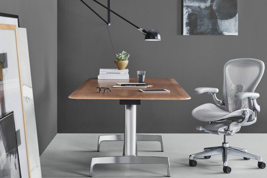Na cor Mineral, a Aeron segue as tendências de decoração (Divulgação)