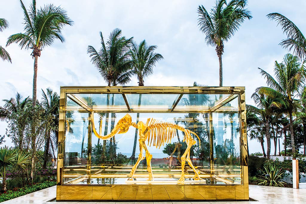 No Faena Hotel,  a beleza e o conforto das instalações dividem as atenções com o pitoresco esqueleto dourado  de um mamute (Divulgação)
