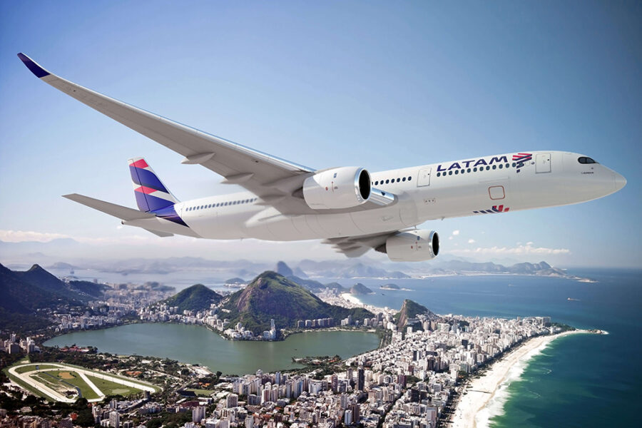 A Latam informou que o tráfego de passageiros da companhia no Brasil caiu 9% em novembro ante mesmo mês de 2015 (Divulgação)
