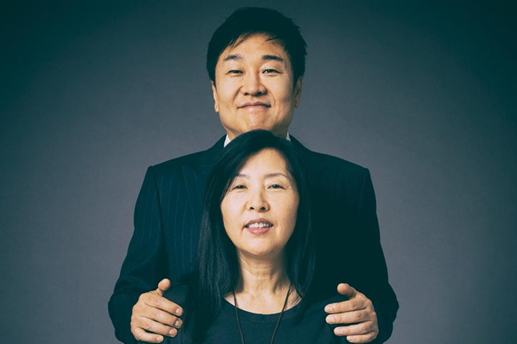 Won e Jin Sook Chang têm fortuna estimada em US$ 3 bilhões (Reprodução/FORBES)