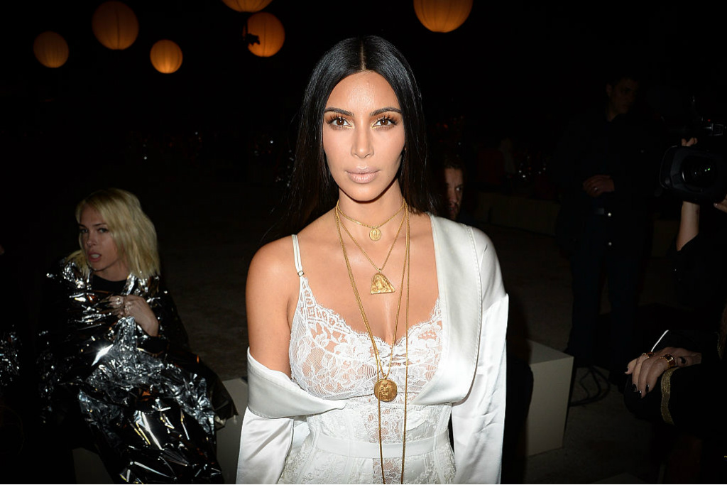 Kim Kardashian West está entre as socialites que foram roubadas na Cidade Luz 