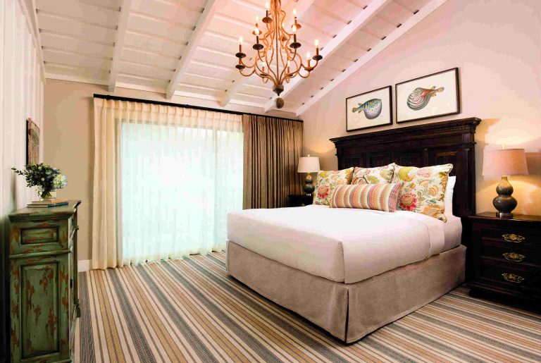 Reconstruído, o hotel conta com 97 quartos decorados com o astral de cidadezinha litorânea (The Ranch at Laguna Beach)
