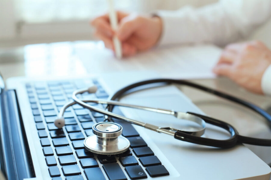 Médicos indicam meditação e técnicas de relaxamento para melhorar a saúde (iStock)