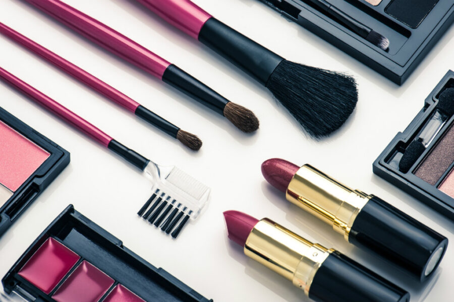 Fábricas subterrâneas em Zhejiang produziam produtos falsos de marcas de luxo (iStock)