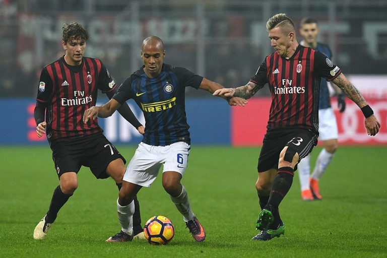 Inter e Milan, clubes rivais de Milão, foram negociados com a China (Getty Images)
