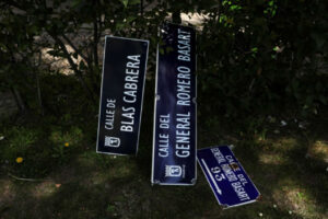 Madri retira placas de ruas com nomes da era Franco - Reuters