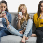 7 problemas das redes sociais na vida dos jovens - iStock