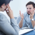 10 dicas para lidar com a raiva no trabalho - iStock