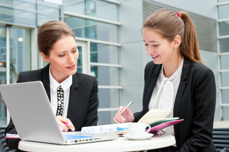 5 razões para freelances iniciantes terem um mentor - iStock