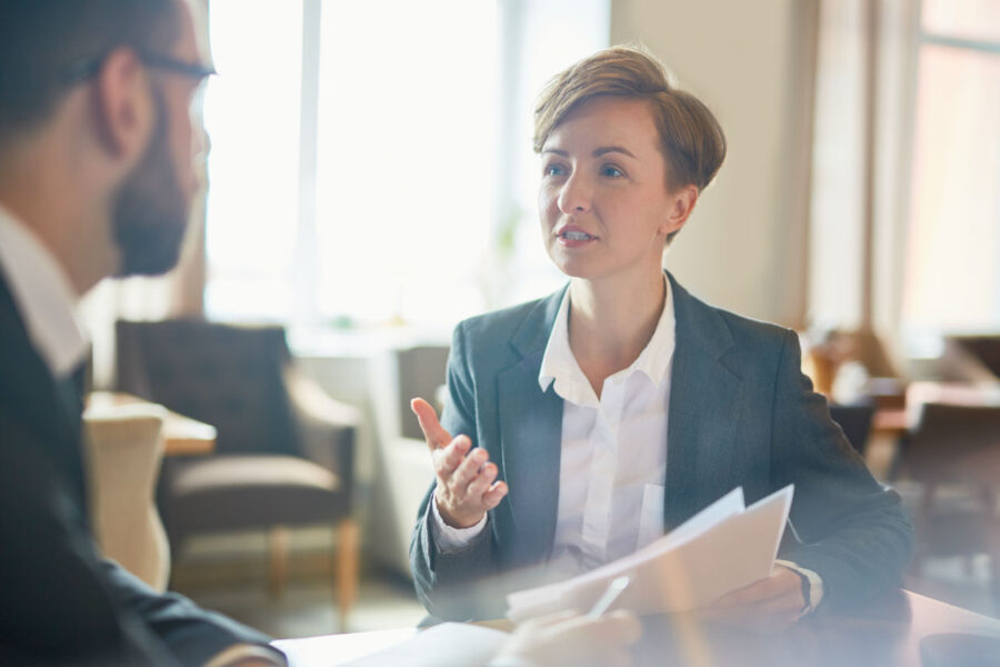 Como lidar com os problemas dos funcionários - iStock