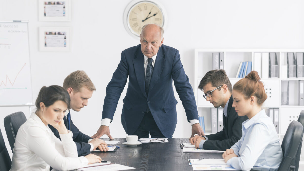 Como lidar com um chefe que é um verdadeiro pesadelo