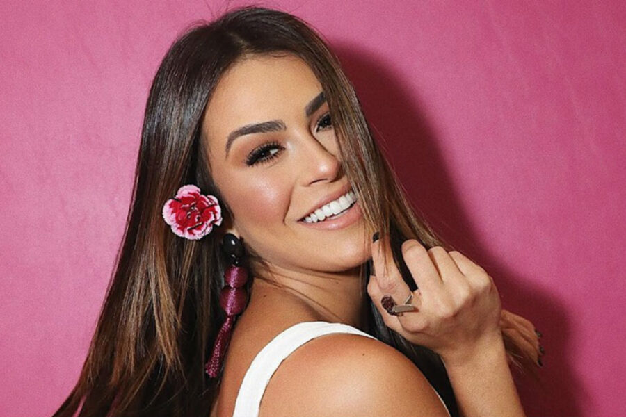 Aos 23 anos, Mari Saad coleciona mais 1,5 milhão de inscritos em seu canal no YouTube, 2,6 milhões de seguidores no Instagram e quase 500 mil fãs no Facebook.
