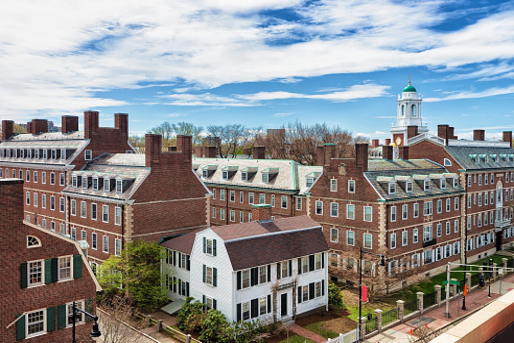 Melhores faculdades dos EUA: TOP 3 instituições!