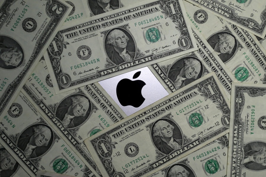 Dado Ruvic/Apple