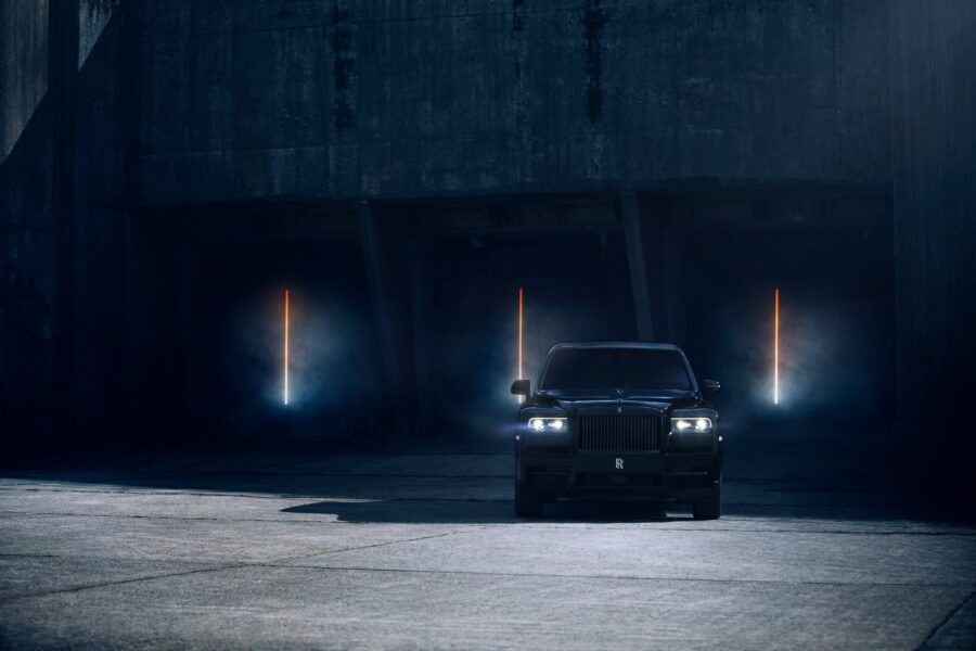 Rolls-Royce-Black-Badge-Cullinan-BLACK