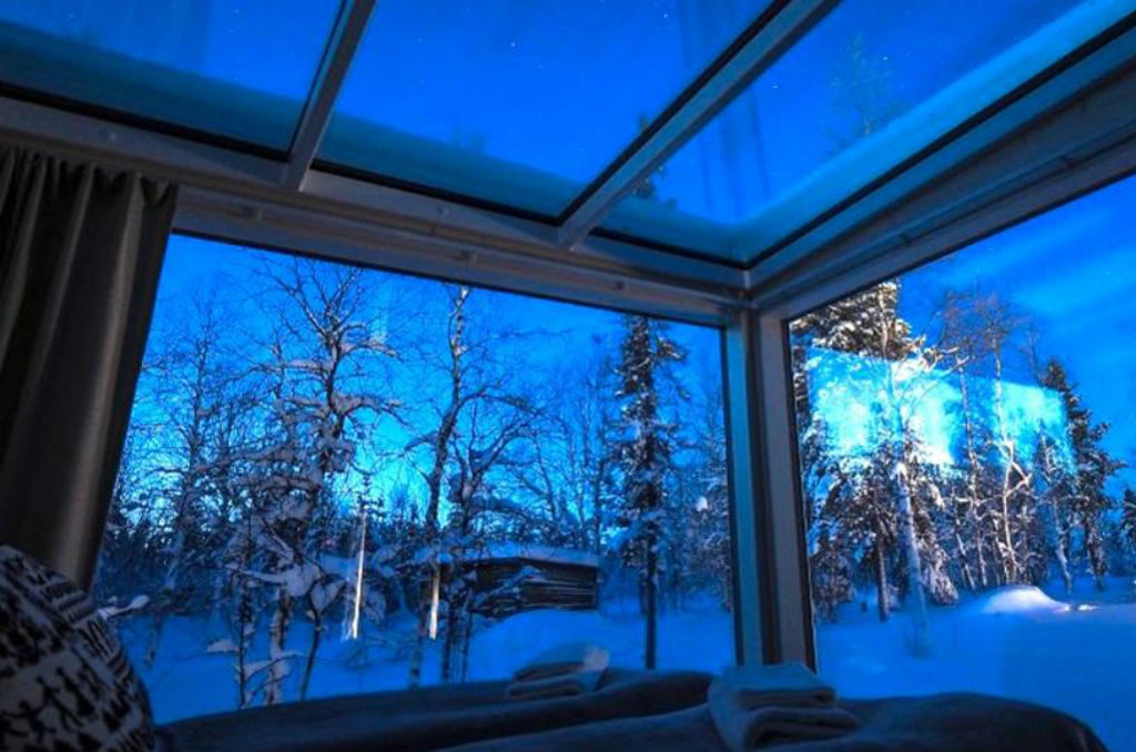 Iglus de vidro com vista 360° hospedam duas pessoas na Finlândia