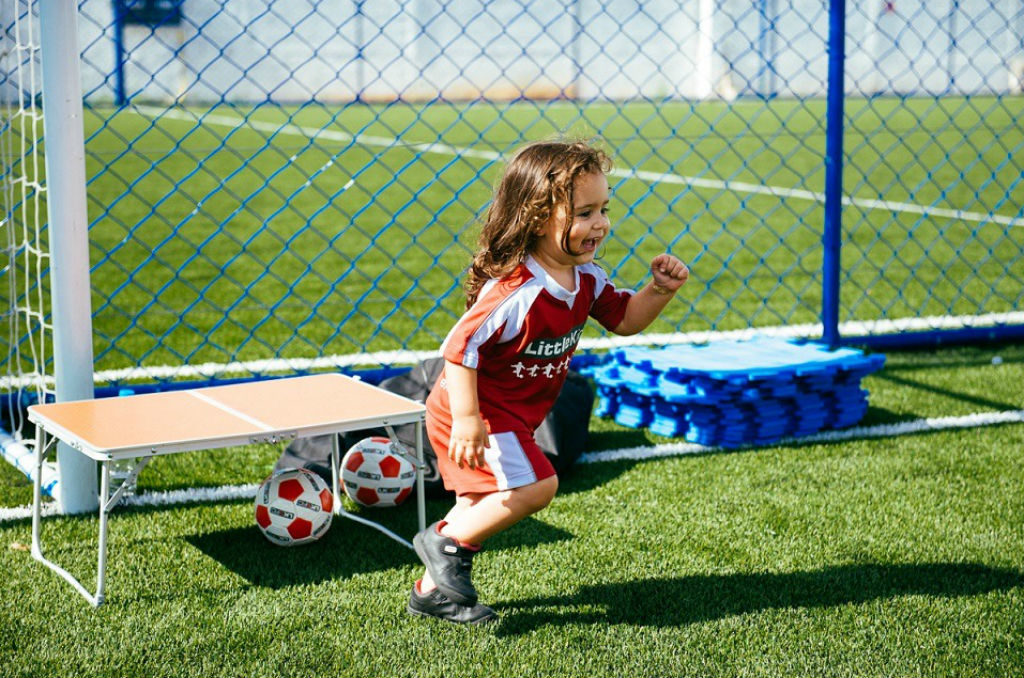 Little Kickers: aprender Inglês a jogar futebol