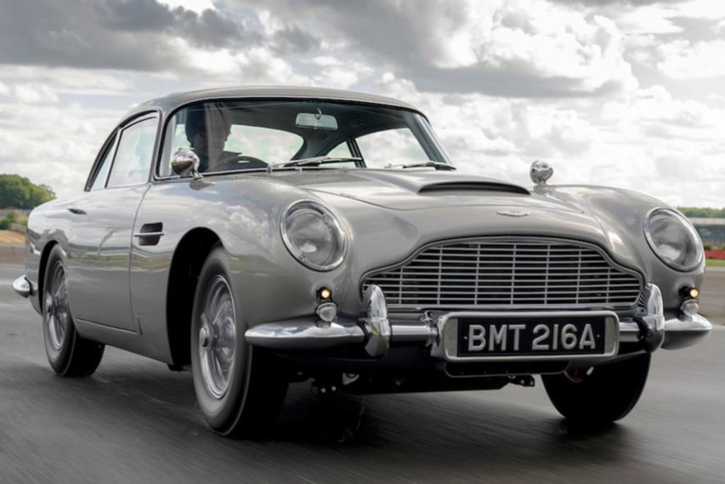 Primeiros novos Aston Martin DB5, o carro de James Bond, começam a sair