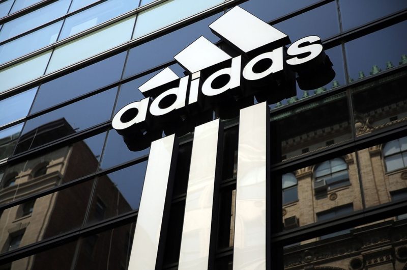 11. Adidas

Segmento: Roupas, sapatos, equipamentos esportivos
Ano de fundação: 1949
País: Alemanha
CEO: Kasper Rorsted 
Sede: Herzogenaurach, Alemanha
Valor de mercado: US$ 44,9 bilhões