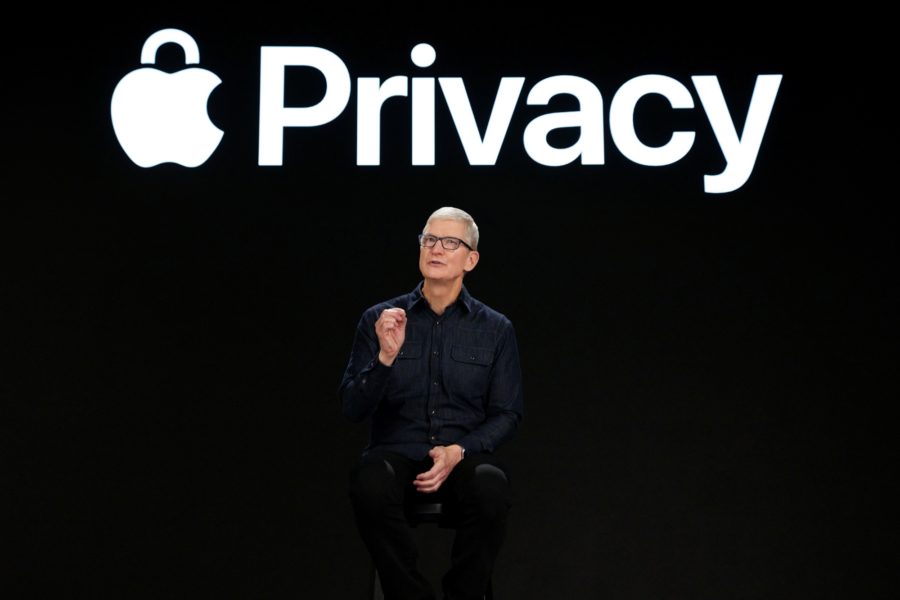  Brooks Kraft/Apple Inc/Handout/Reuters