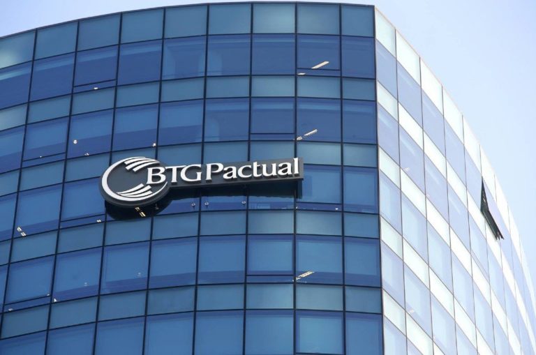 Logotipo do BTG Pactual em prédio