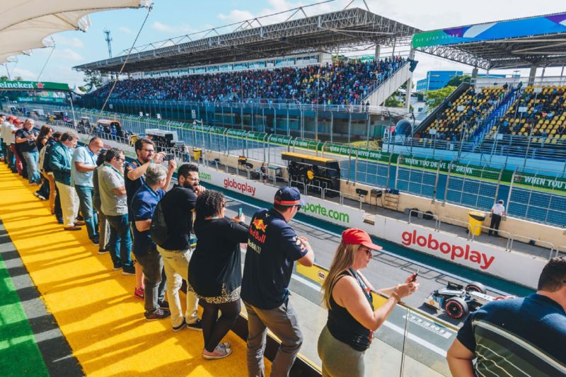 DENTRO DO CAMAROTE PADDOCK CLUB EM INTERLAGOS PARA O GP DO BRASIL