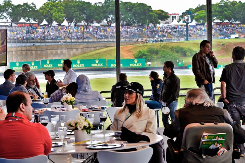 DENTRO DO CAMAROTE PADDOCK CLUB EM INTERLAGOS PARA O GP DO BRASIL