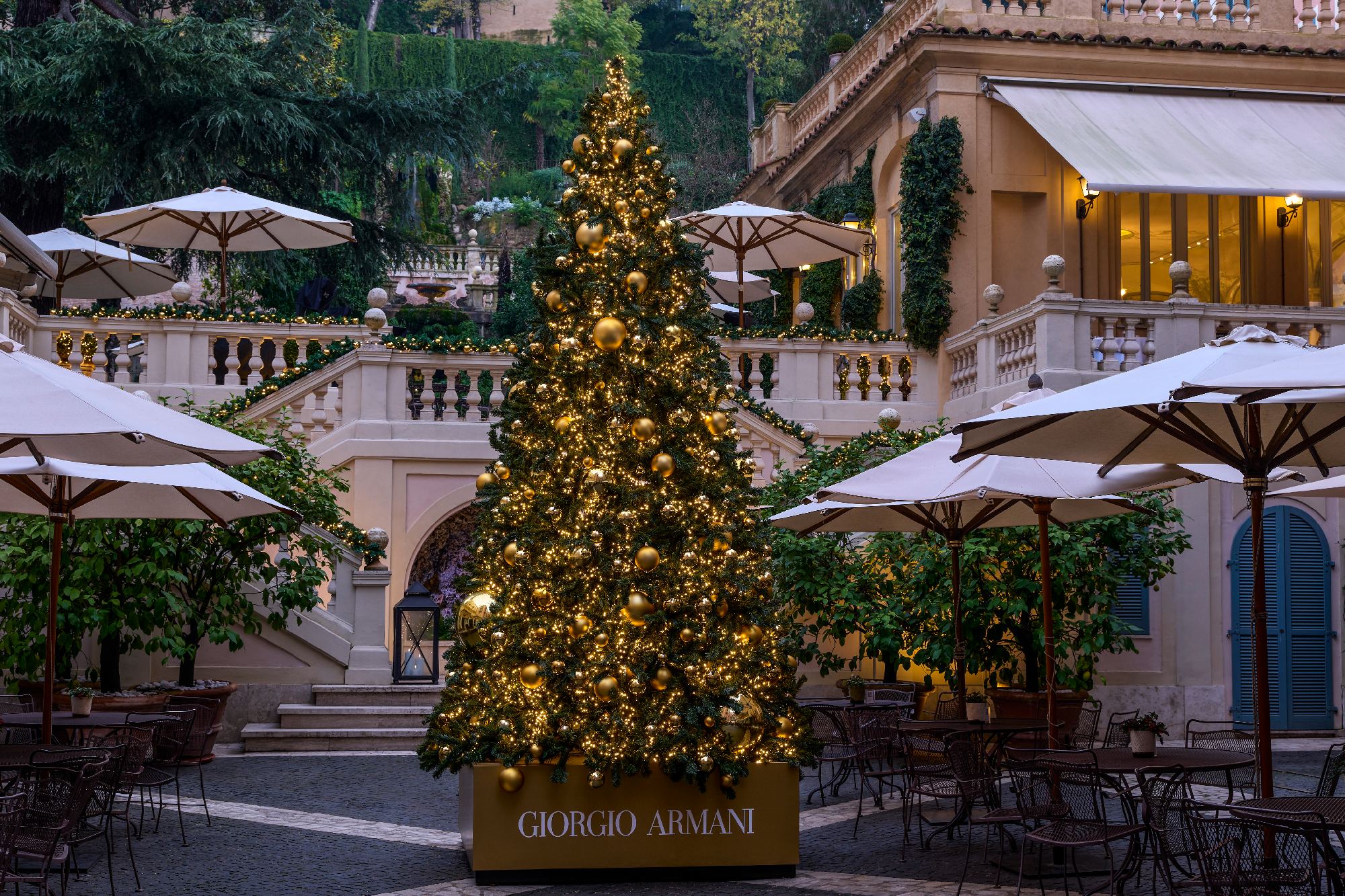 Árvore de Natal Grande com Presentes - Porto de Magia