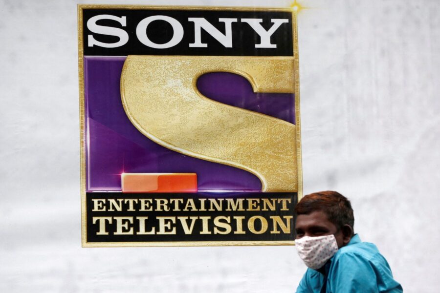 Francis Mascarenhas/Reuters