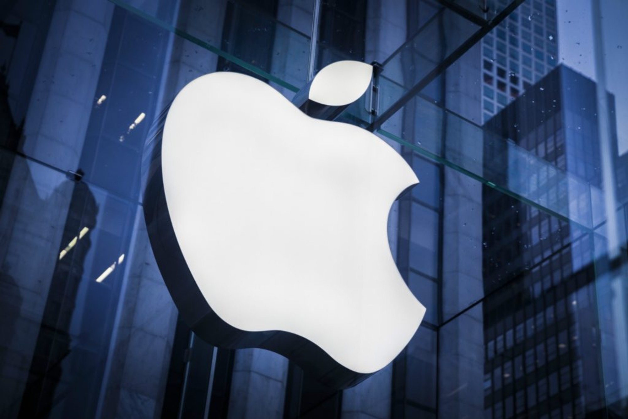 Apple fecha suas lojas em Nova York por aumento de casos de covid