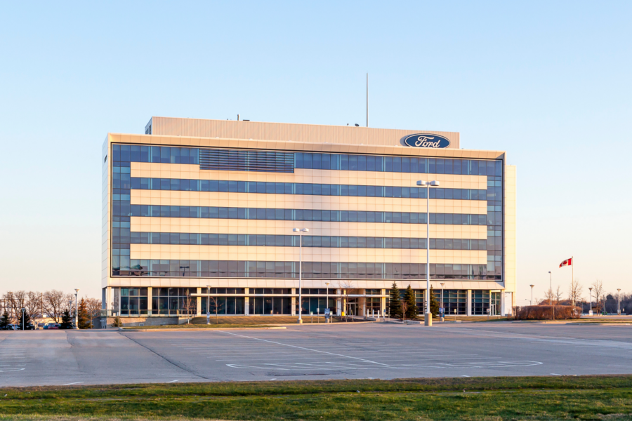Construção da Ford Motor Company do Canadá em Oakville, Ontário.