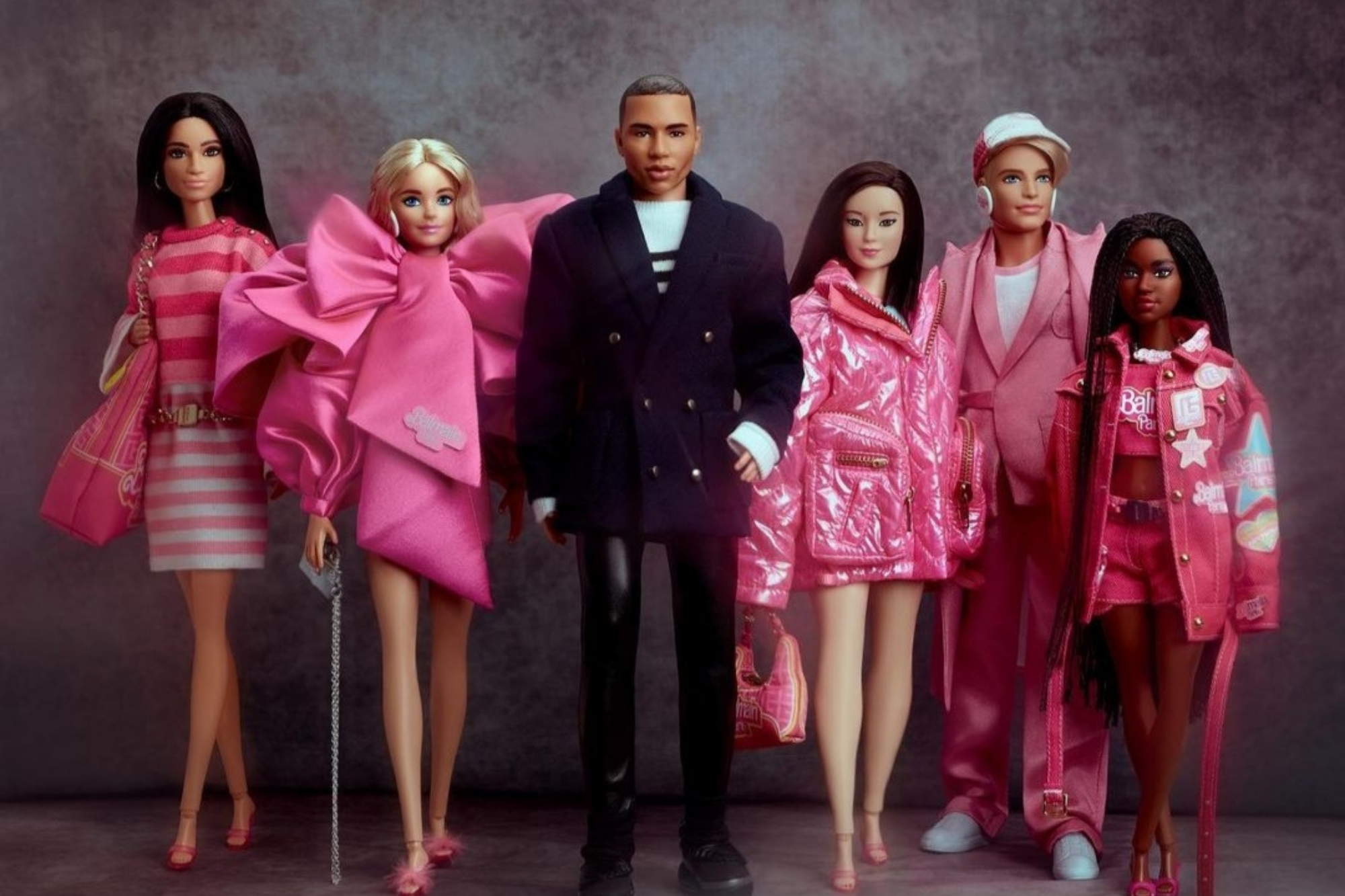 A parceria Balmain e Barbie está celebrando a moda sem gênero