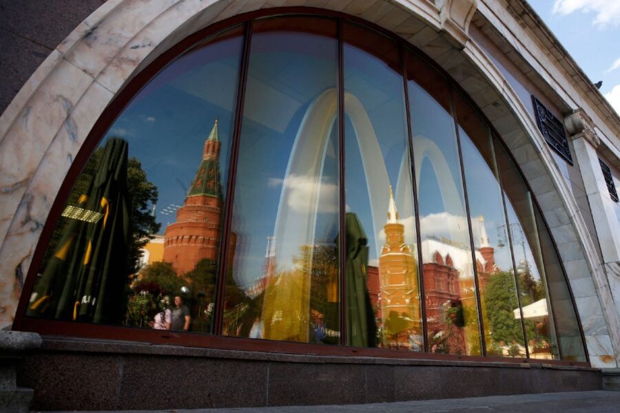 Maxim Zmeyev/Reuters