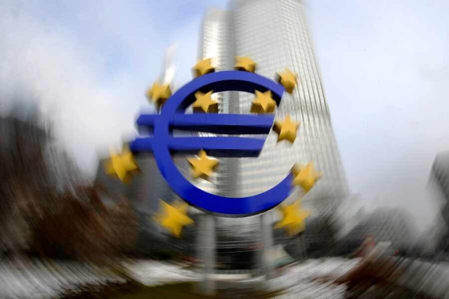 Kai Pfaffenbach/Reuters