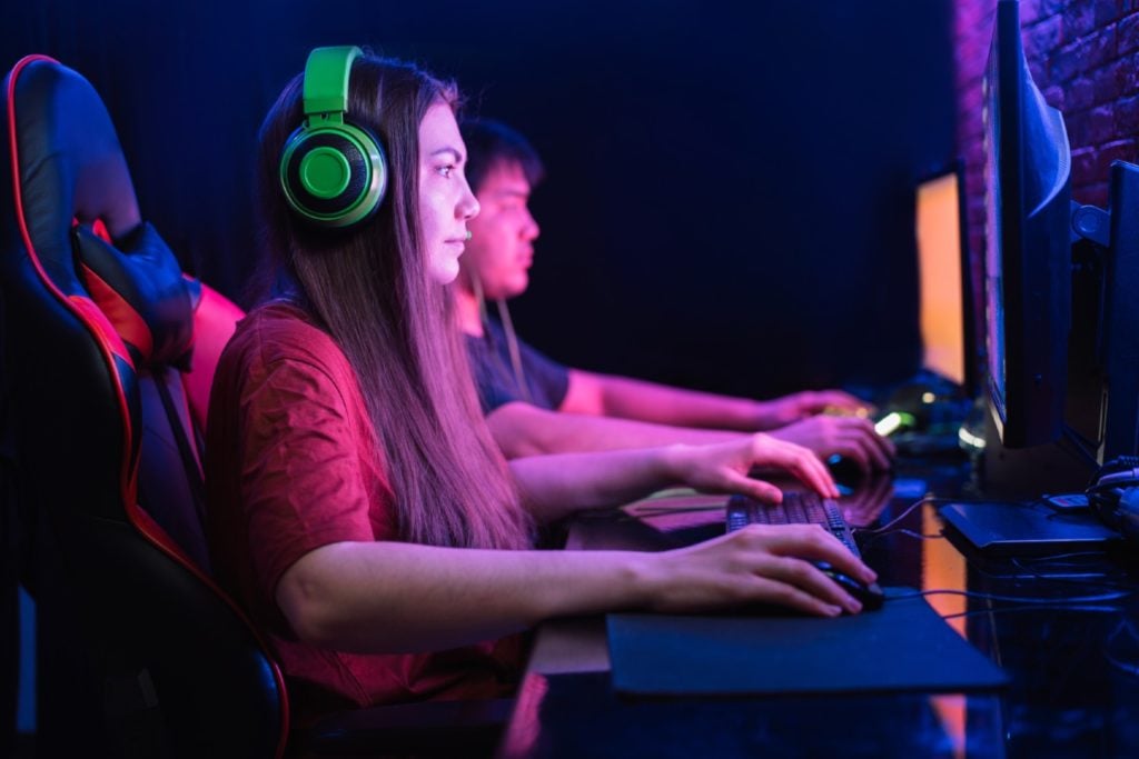 63,2% dos gamers brasileiros consomem conteúdo de eSports, indica PGB 2022  - GoGamers - O lado acadêmico e business do mercado de games