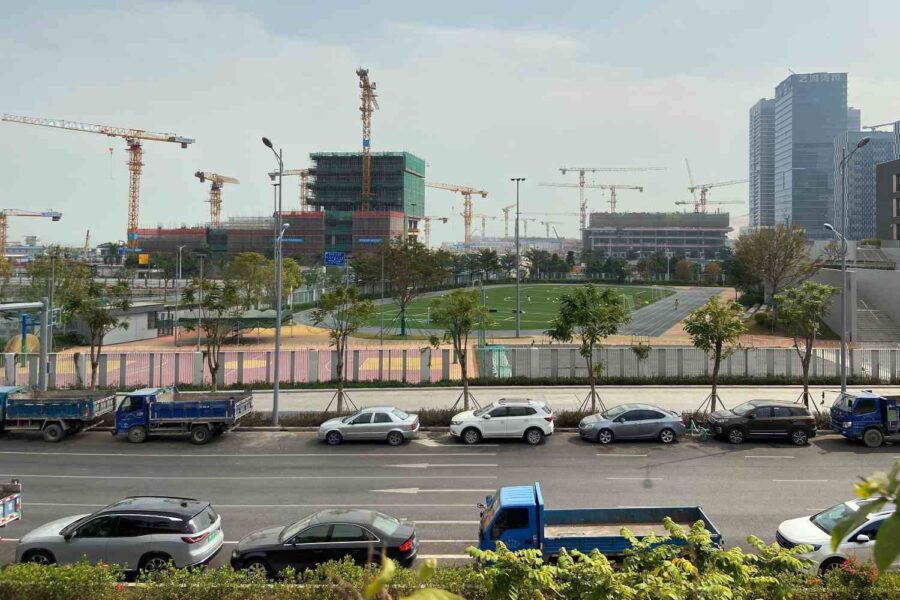 Foto mostra projetos imobiliários em construção em Shenzhen, China