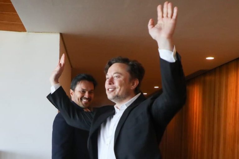 Imagem do encontro de Elon Musk e Fábio Faria