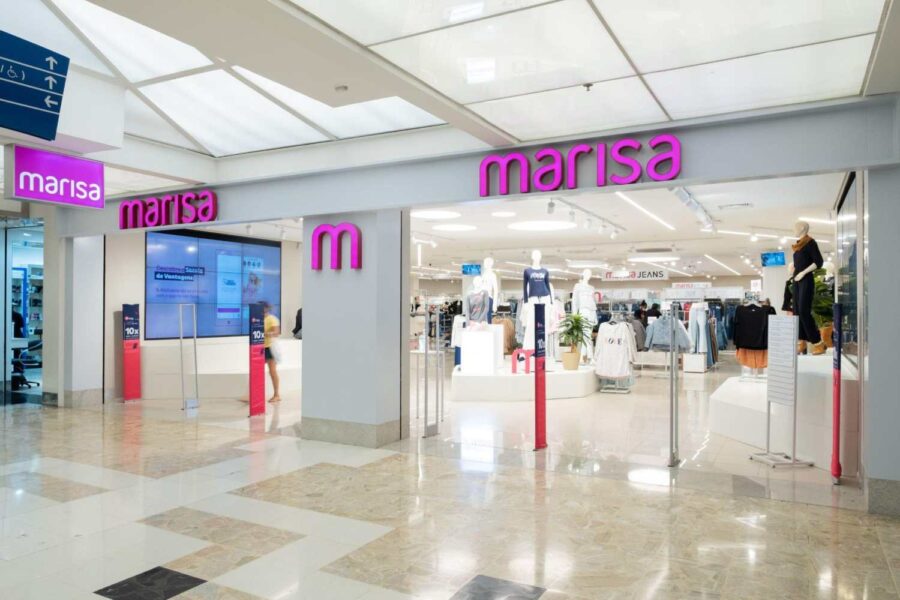 Lojas da Marisa em um shopping 