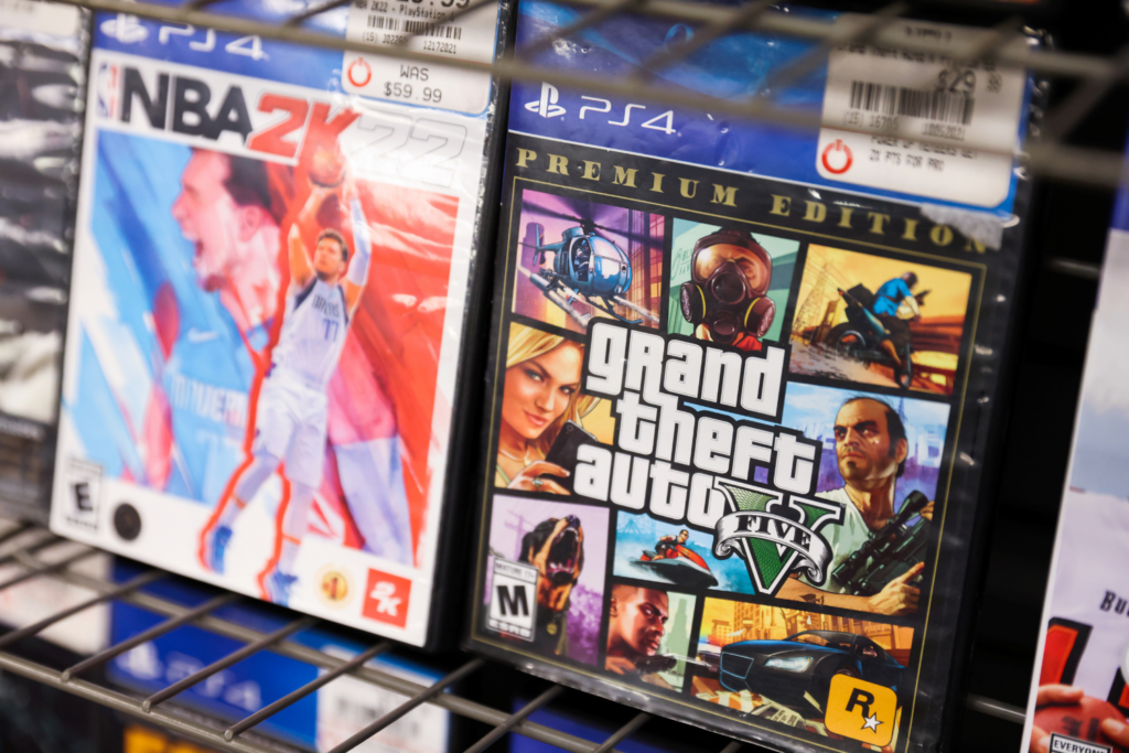 Take-Two: GTA V continua vendendo muito, mas publisher espera que grande  parte do lucro venha