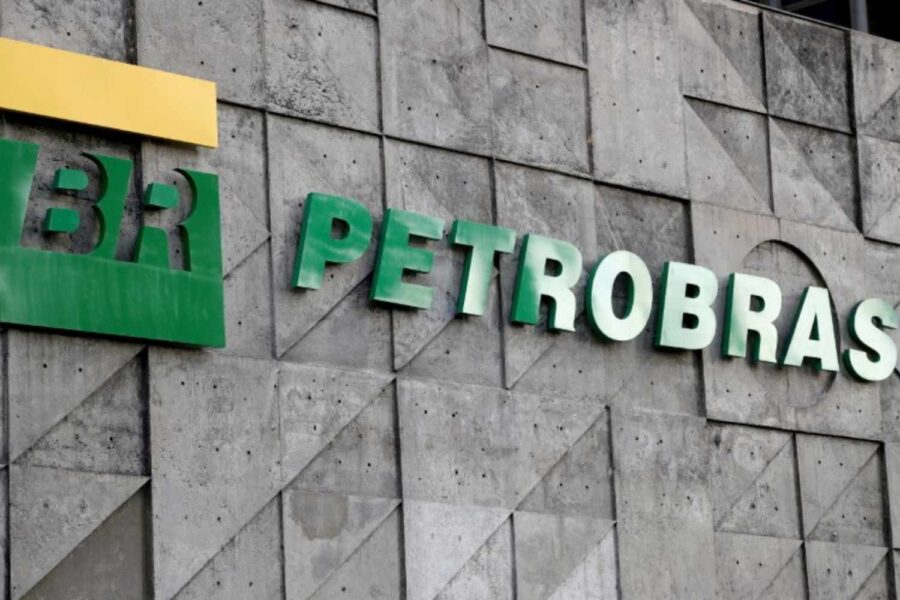 Logo da Petrobras na sede da estatal, no Rio de Janeiro