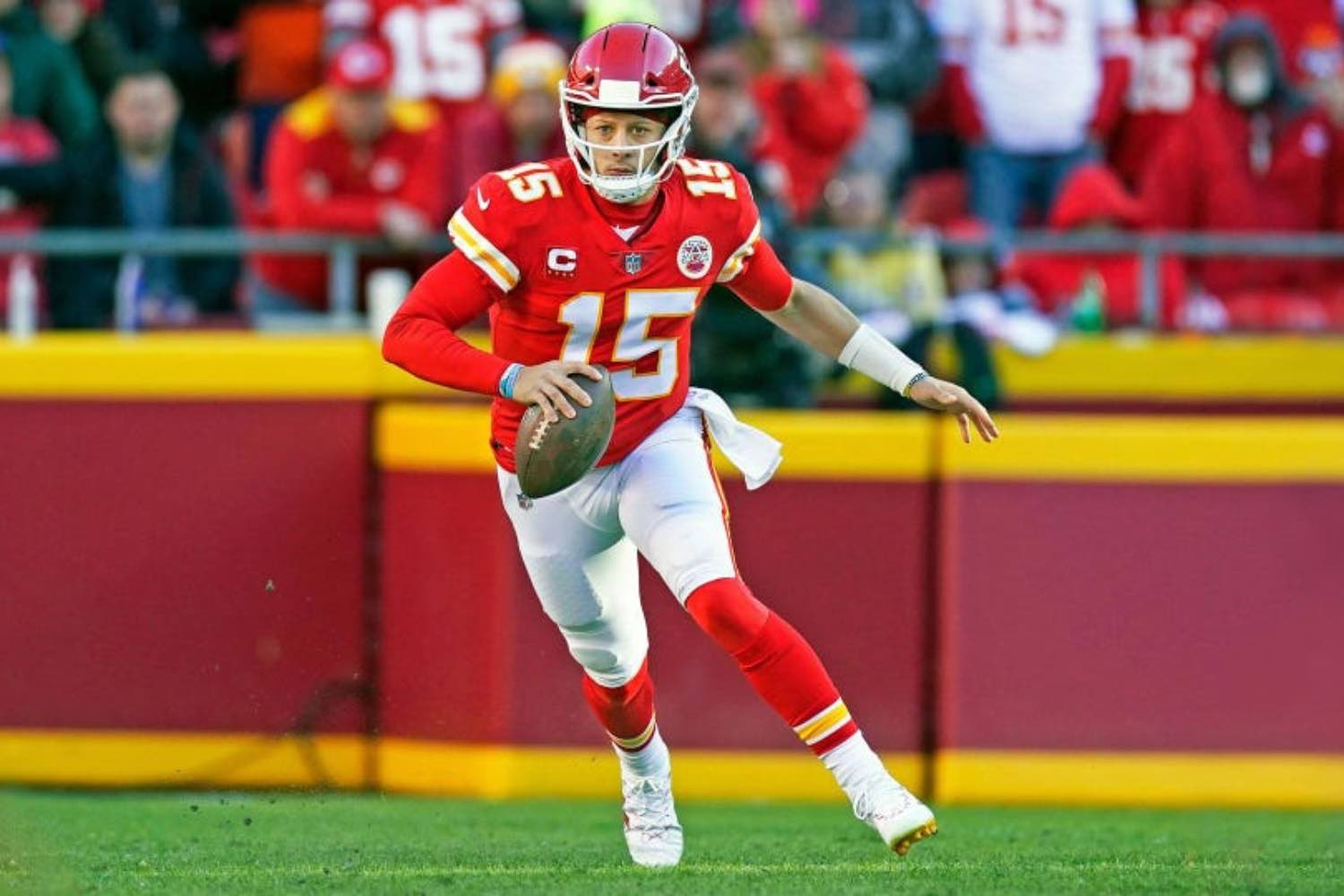 Mahomes, Brady, Rodgers Projetamos os 100 melhores jogadores da  temporada 2022 da NFL; veja a lista completa - ESPN