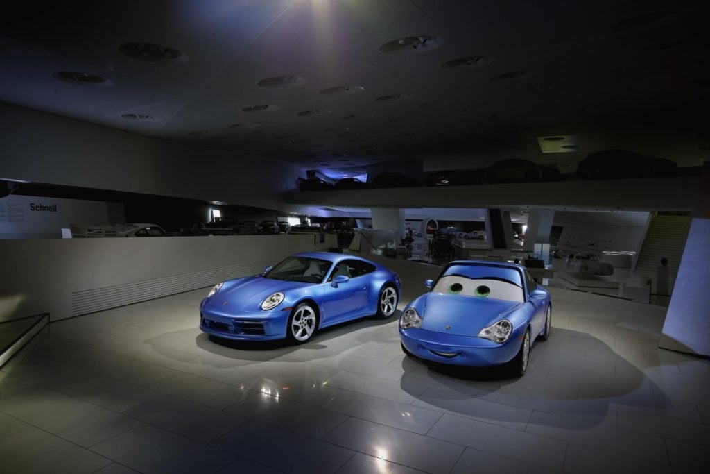 Porsche e Pixar criam versão real de Sally, de Carros, com aquela