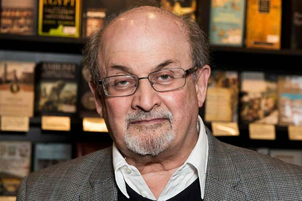 Personalidades literárias se solidarizam com Rushdie em evento em Nova York  - Folha PE