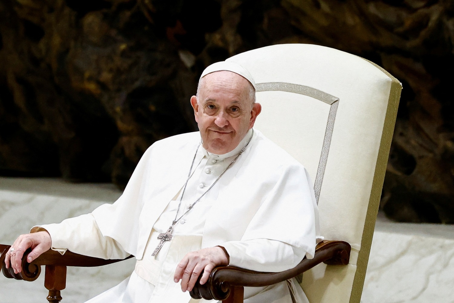 Papa Francisco deixa hospital e diz: Ainda estou vivo - Forbes