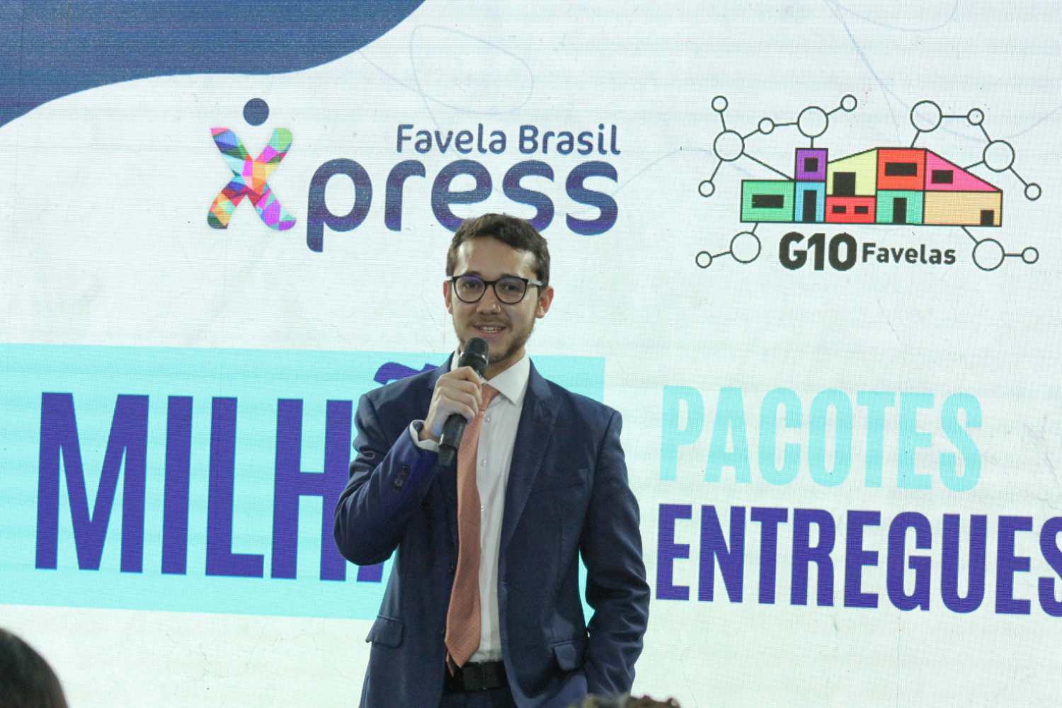 GOALS divulga novo trailer com direito à favela brasileira, esports