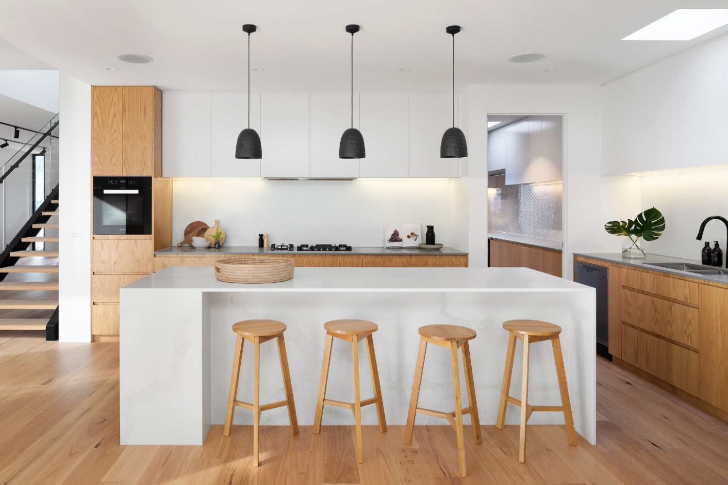 Cozinha preta: por que sua casa precisa aderir a essa tendência?