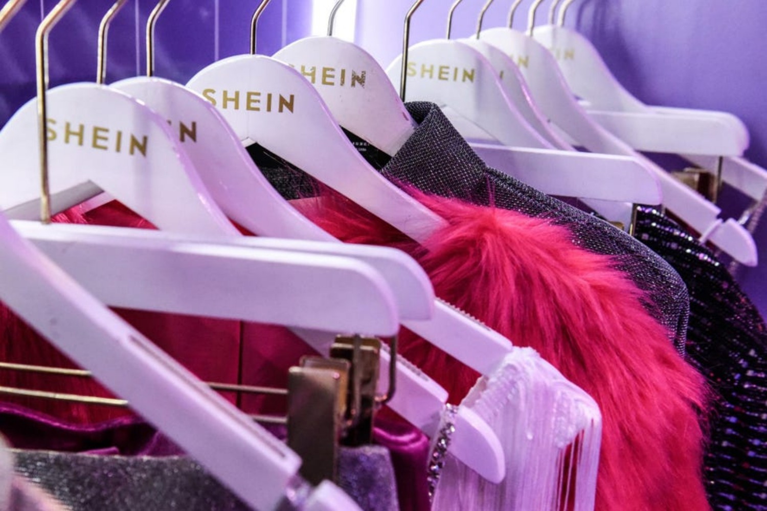 Negócio da China: Shein assume liderança do mercado de moda online